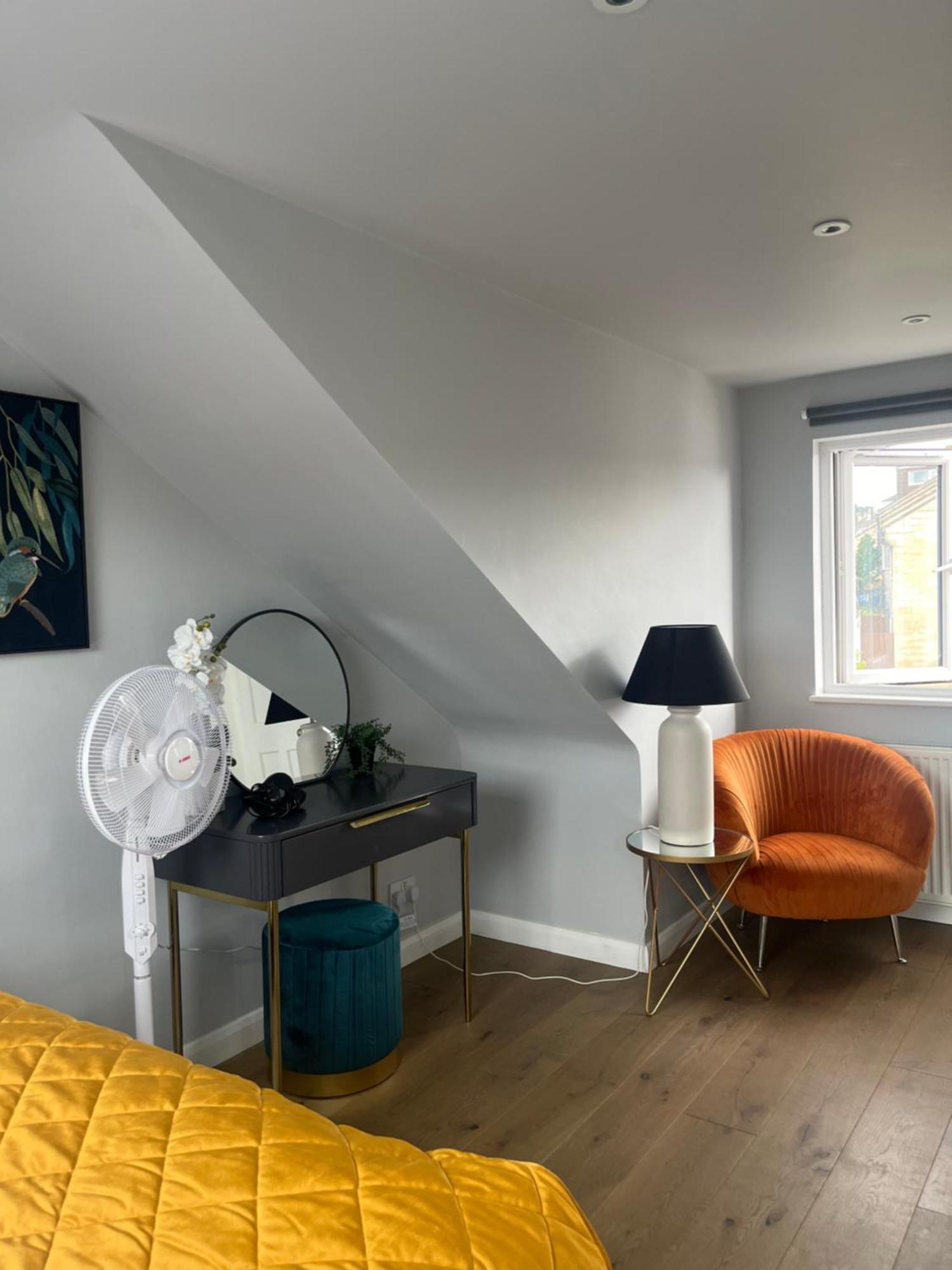 Spacious And Stylish Home Bath Eksteriør billede