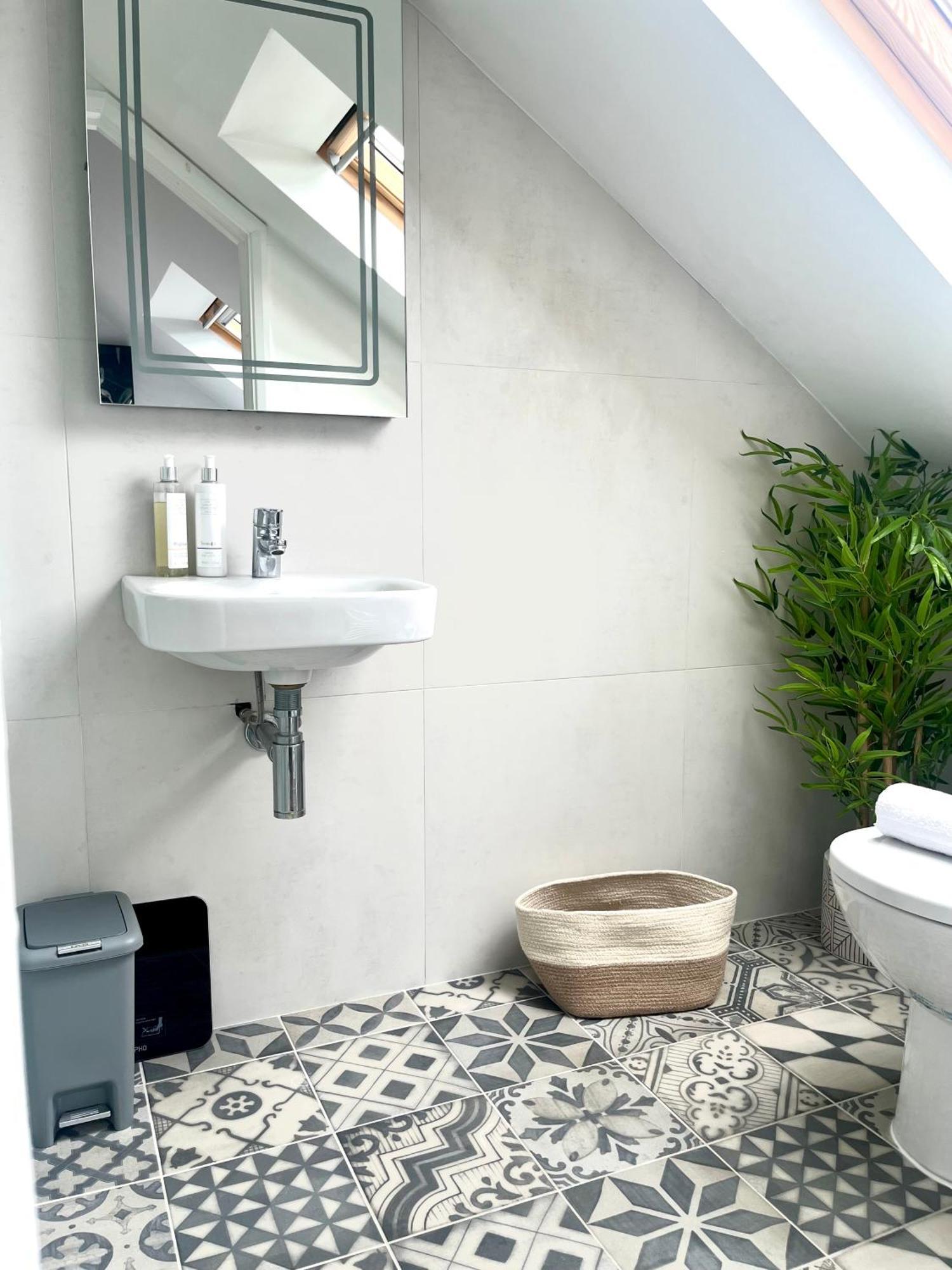 Spacious And Stylish Home Bath Eksteriør billede